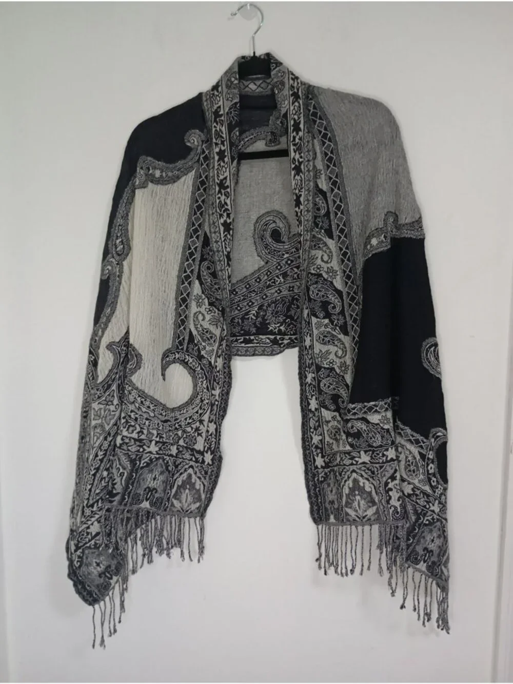 Lucky Wrap Scarf Paisley Fringe Wool Blend Black & Gray